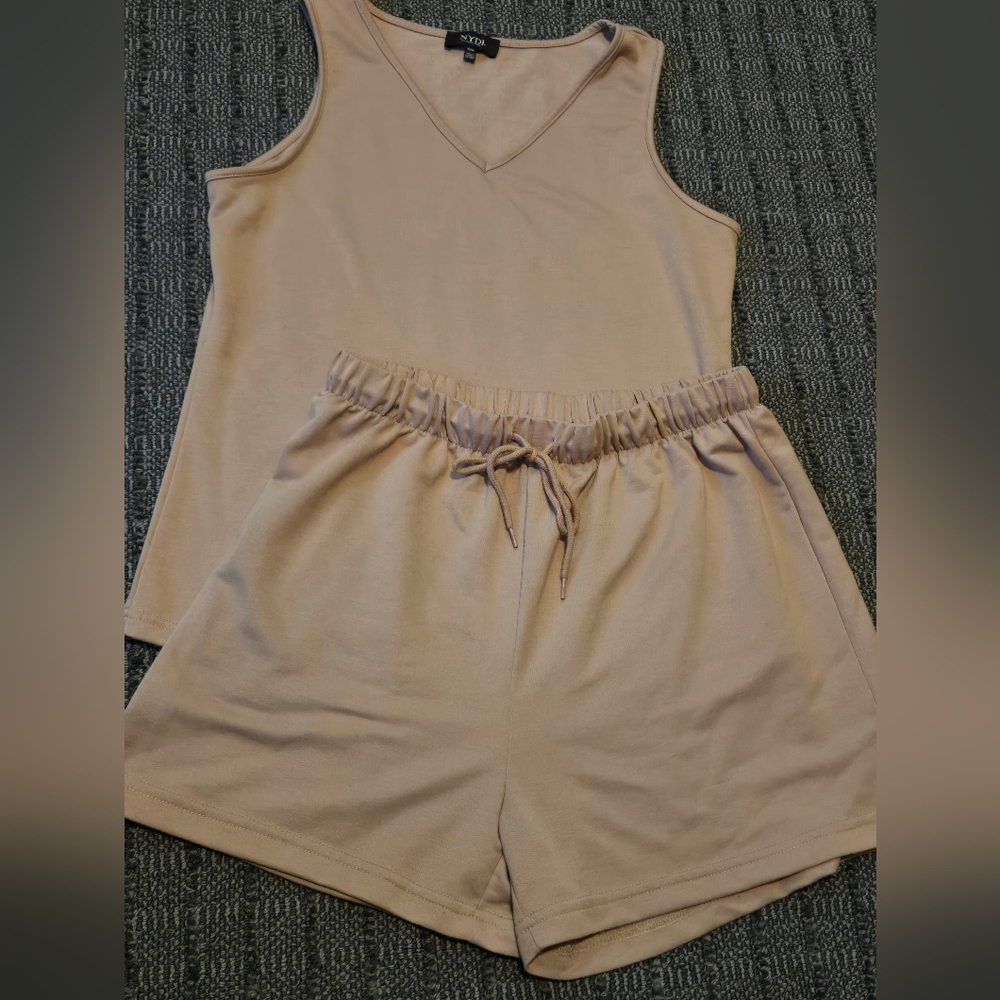Nwot Beige Tank Top and Short Pj Set By NYD. Sz S-M Both.